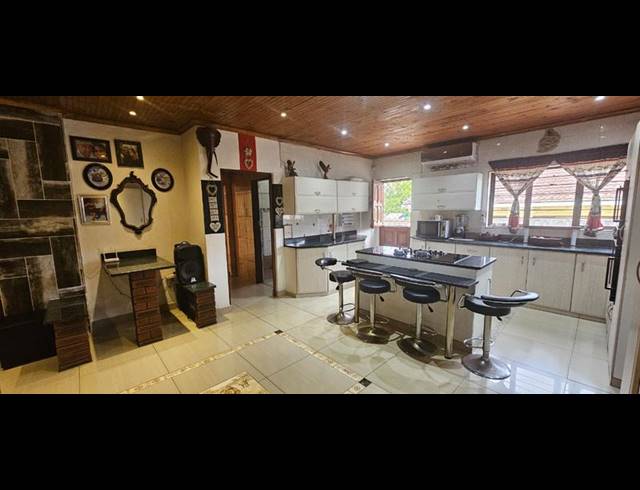 2 BEDROOM HOUSE FOR SALE IN CRAIGIEBURN